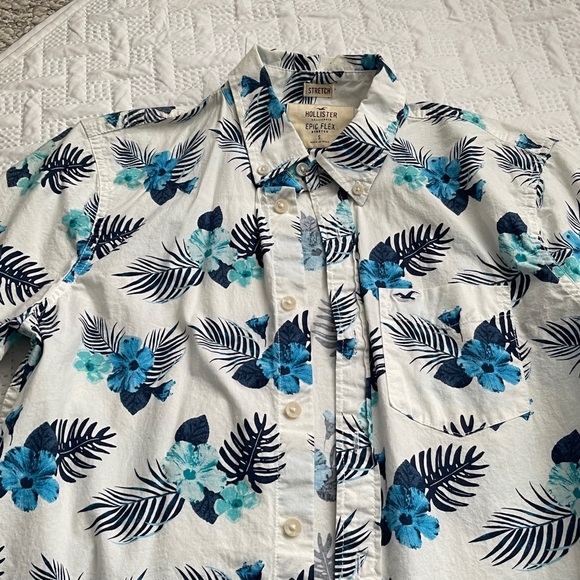 Hollister White Shirt with Blue Floral Print - Picture 3 of 4